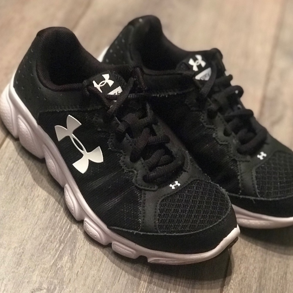 Under Armour Boys Shoes - Black